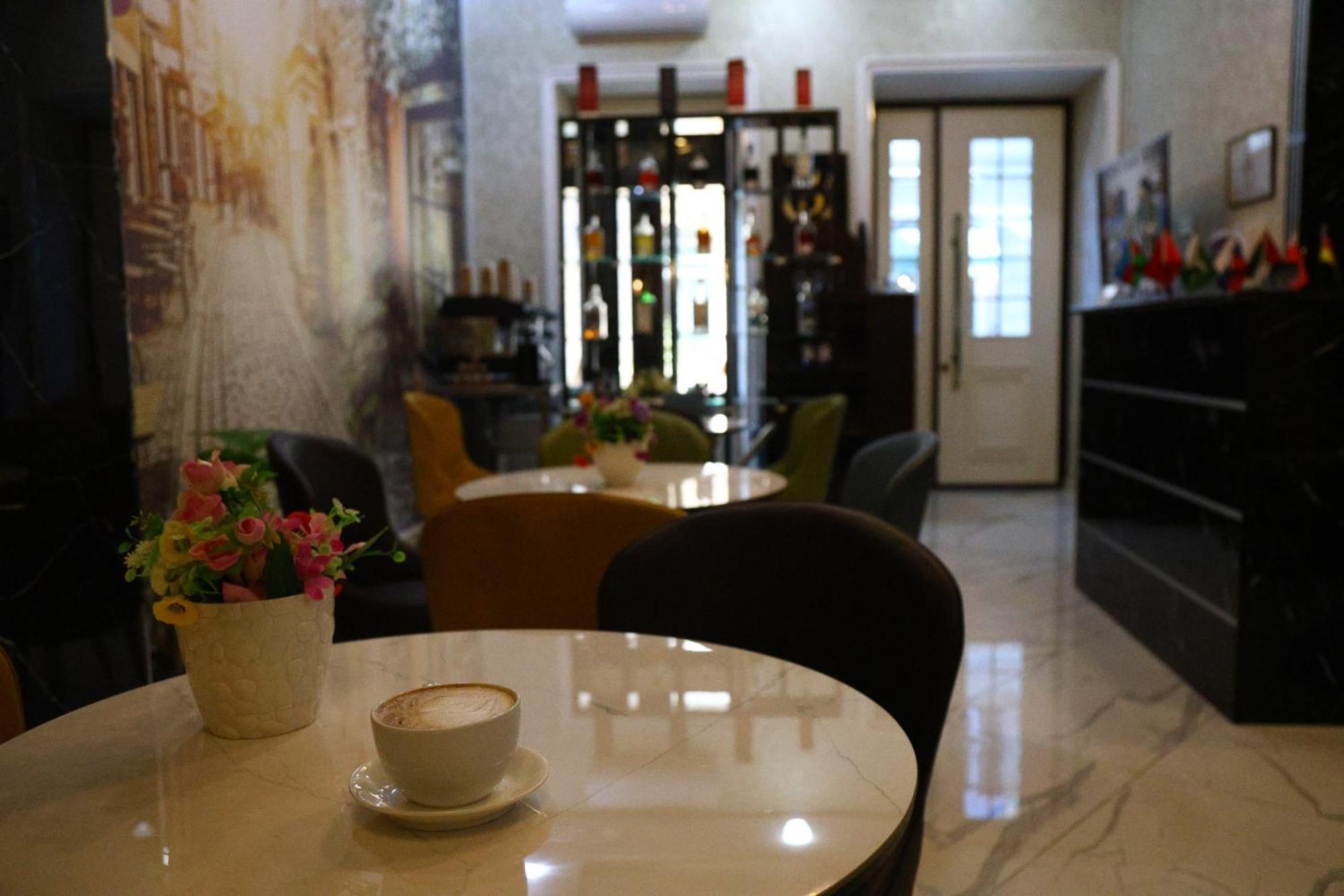 Dionis Coffee Shop Hotel Baku Exterior foto